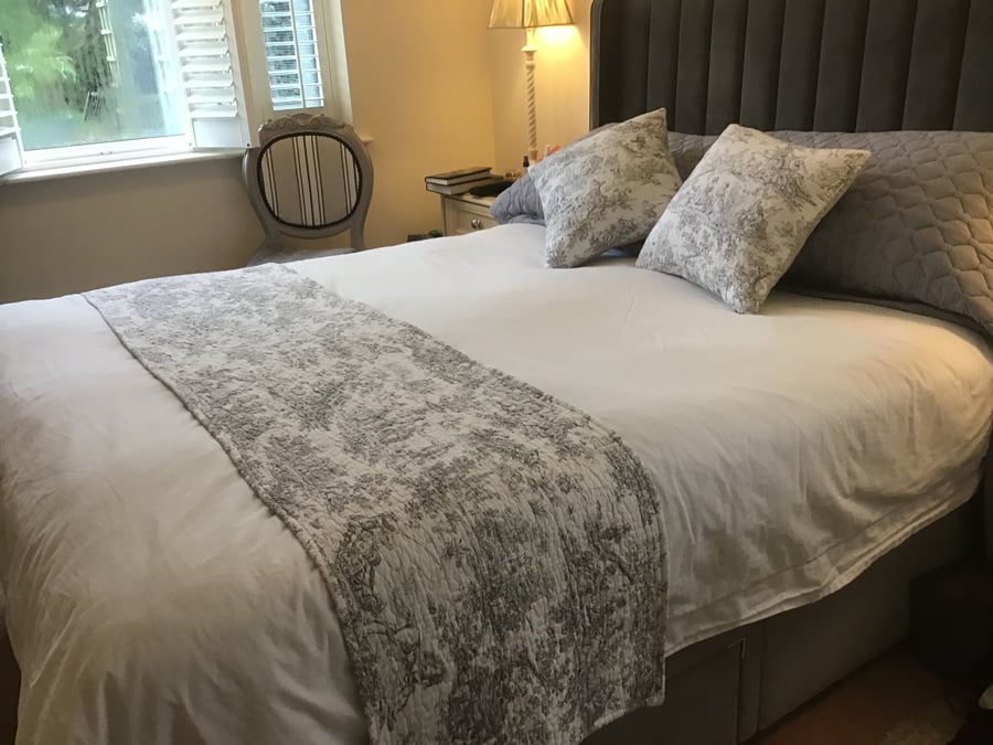 Grey toile du jouy Quilted bed runner Including  two cushions. 