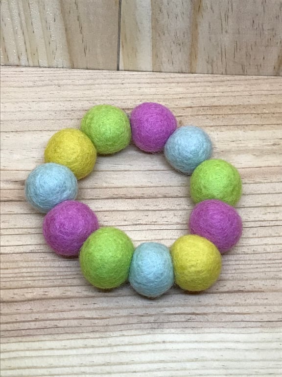  Felt Ball Bracelet. (437)