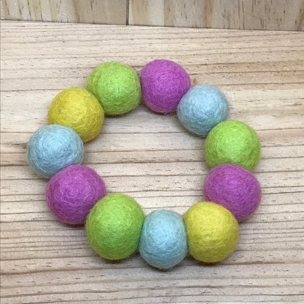  Felt Ball Bracelet. (437)