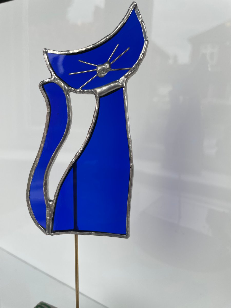 Transparent blue stained glass cat plant pot stake