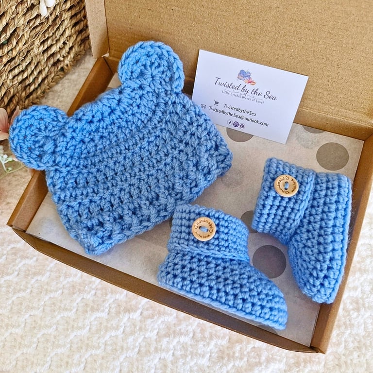 Handmade Crochet Baby Teddy Hat and Booties Set – Newborn Gift (0–6 Months)