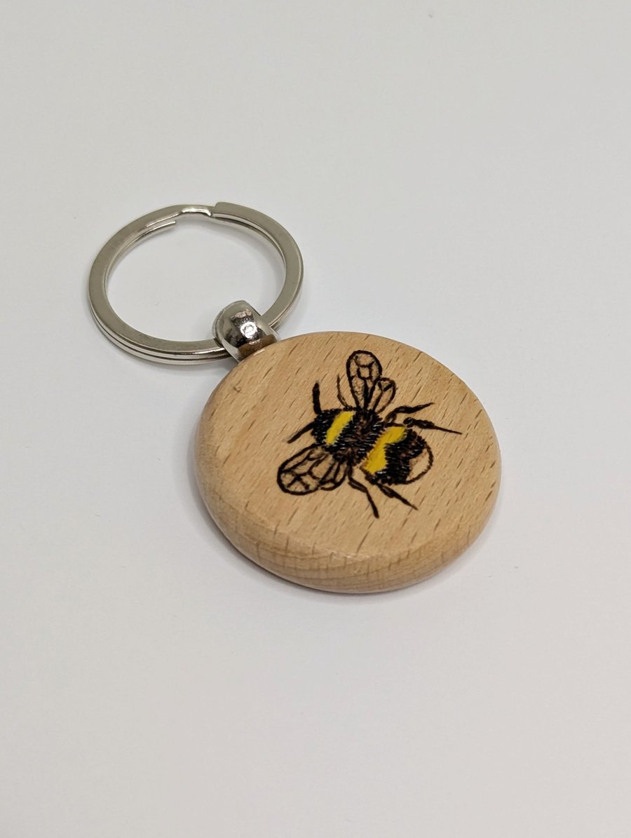 Pyrography bee wooden keyring, gift for a bee lover 