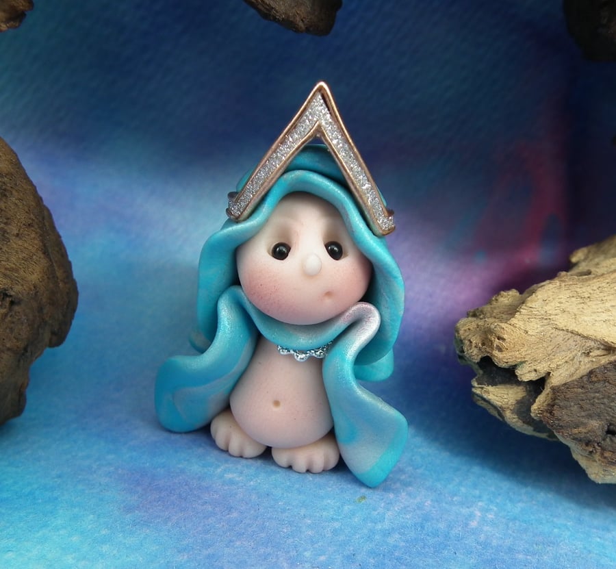 Bare King 'Roland' Tiny Royal Gnome 'King's-new-clothes' OOAK Sculpt Ann Galvin