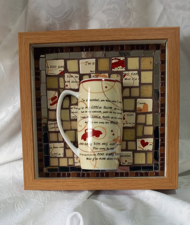 3D MOSAIC WALL ART. QUIRKY, MUSIC THEMED.