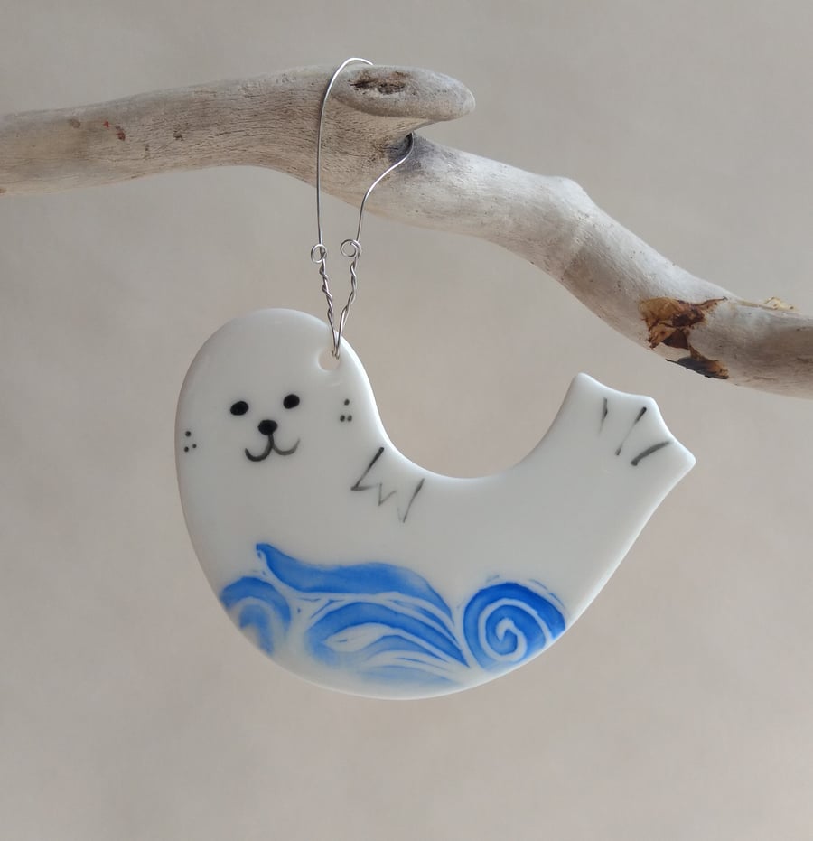 Handmade Ceramic Porcelain Happy Seal Hanging Decoration with Gift Box