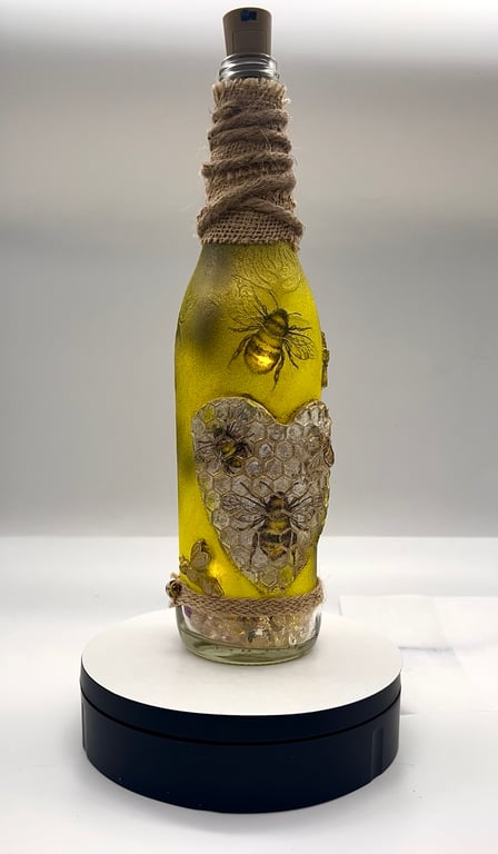 Light up bee bottle 