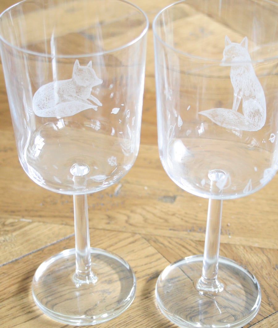 Pair of Little Fox and Leaves Glasses - Hand Engraved Bohemia Crystal 