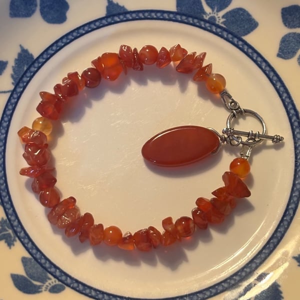 Carnelian chip bracelet 