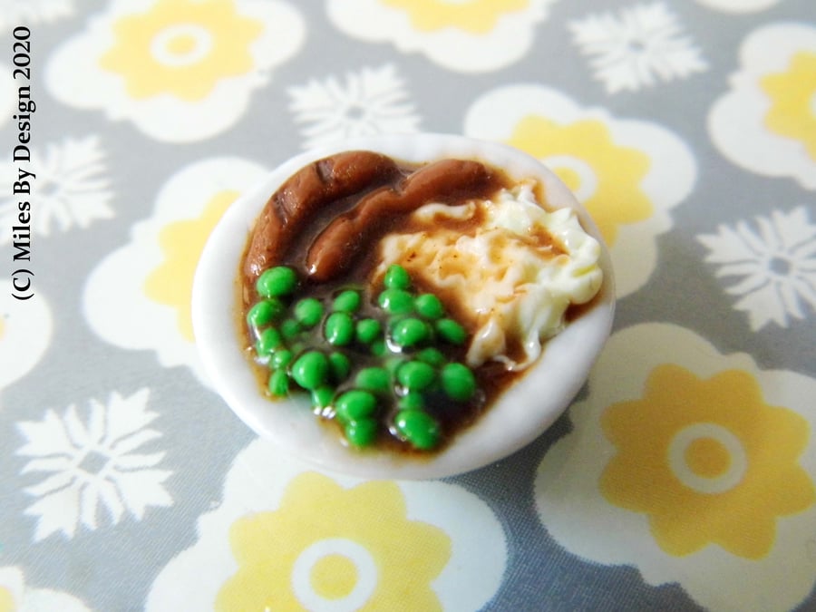 1:12 Scale Sausage and Mashed Potato Plate for DollsHouse