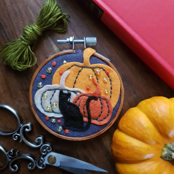 Black cat with pumpkins - small wall decoration 