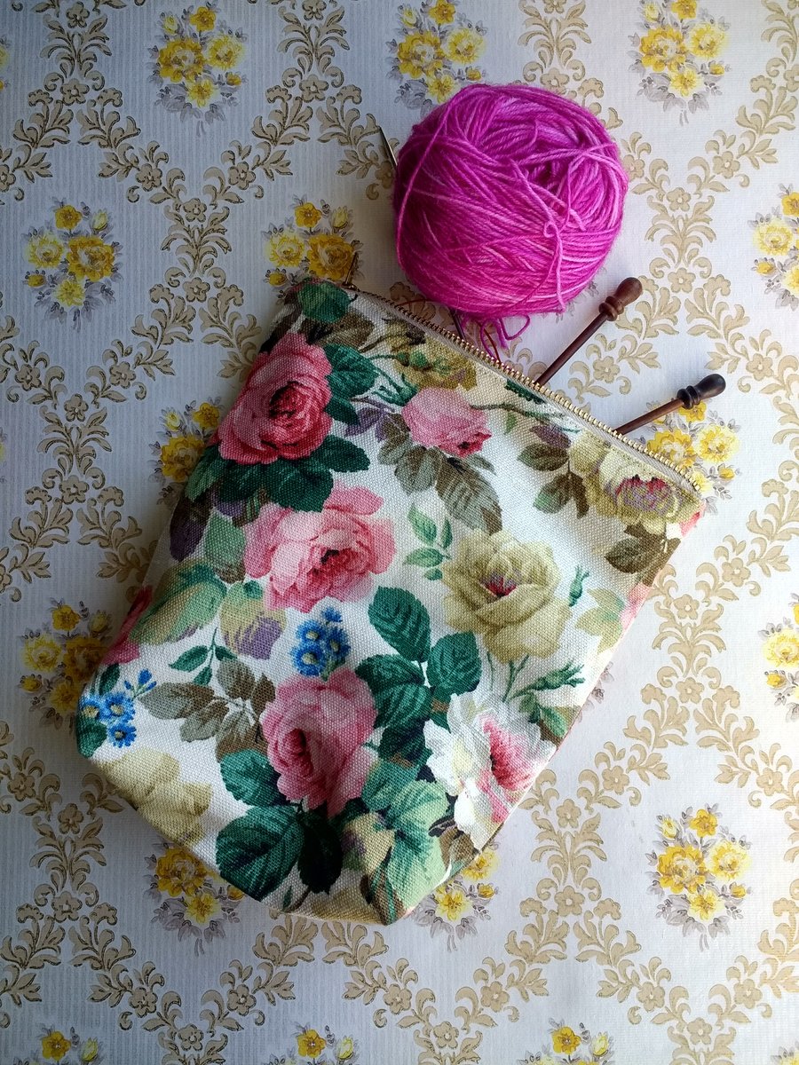 Small project bag with metal zipper