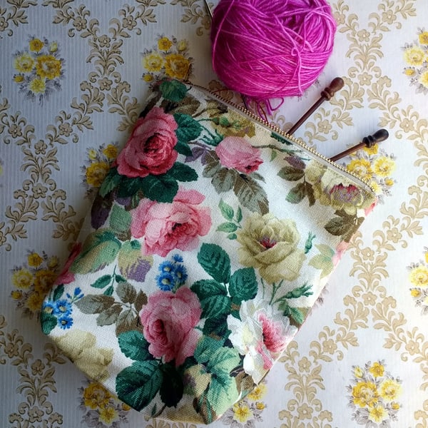 Small project bag with metal zipper