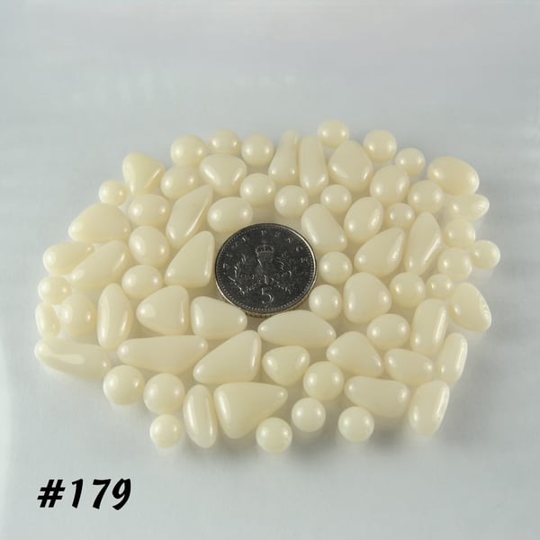 25g cream art glass cabochons, for jewellery making, crafting (179)
