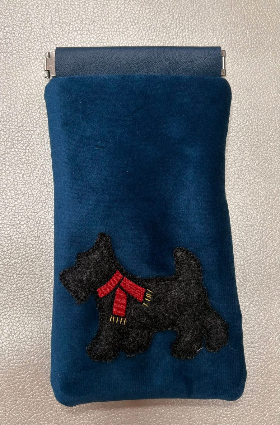 Embroidered Glasses case  - Dog
