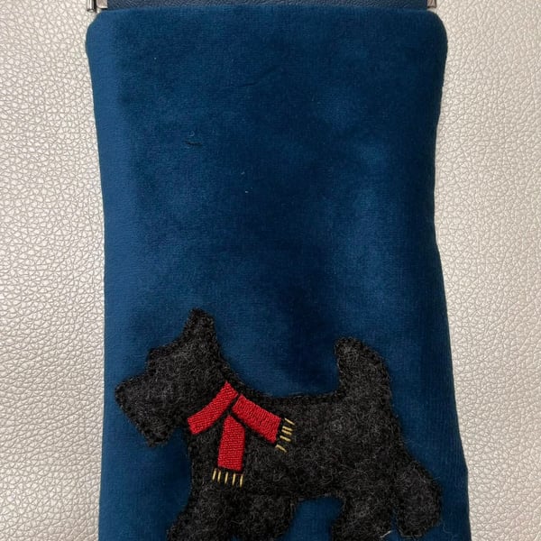 Embroidered Glasses case  - Dog