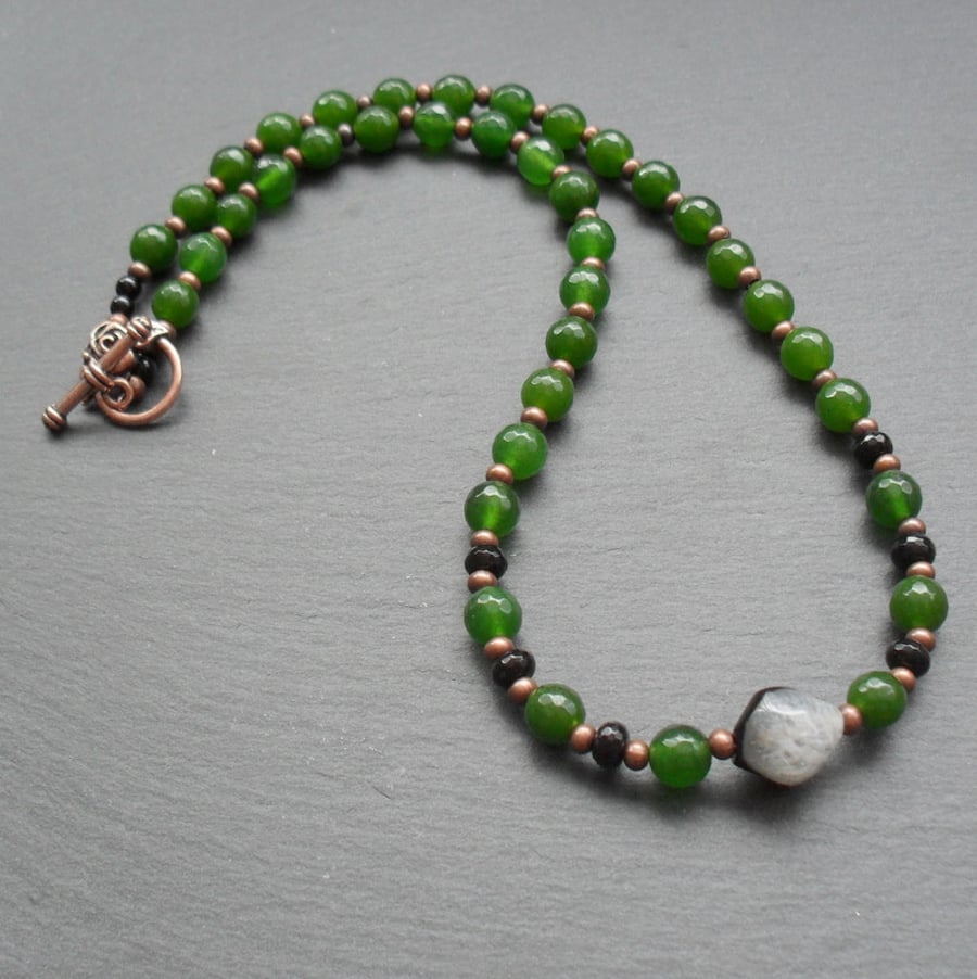 Green Quartz And Black Agate Antique Copper Tone Necklace Vintage