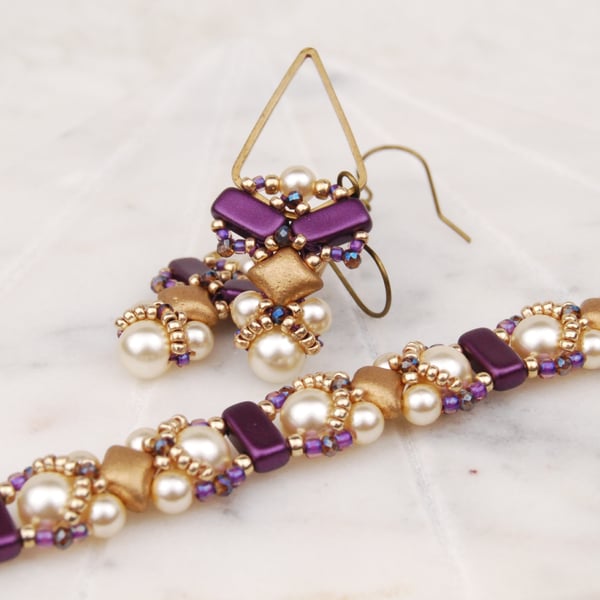 Beaded bracelet and earrings set with crystals and glass pearls, Purple gold