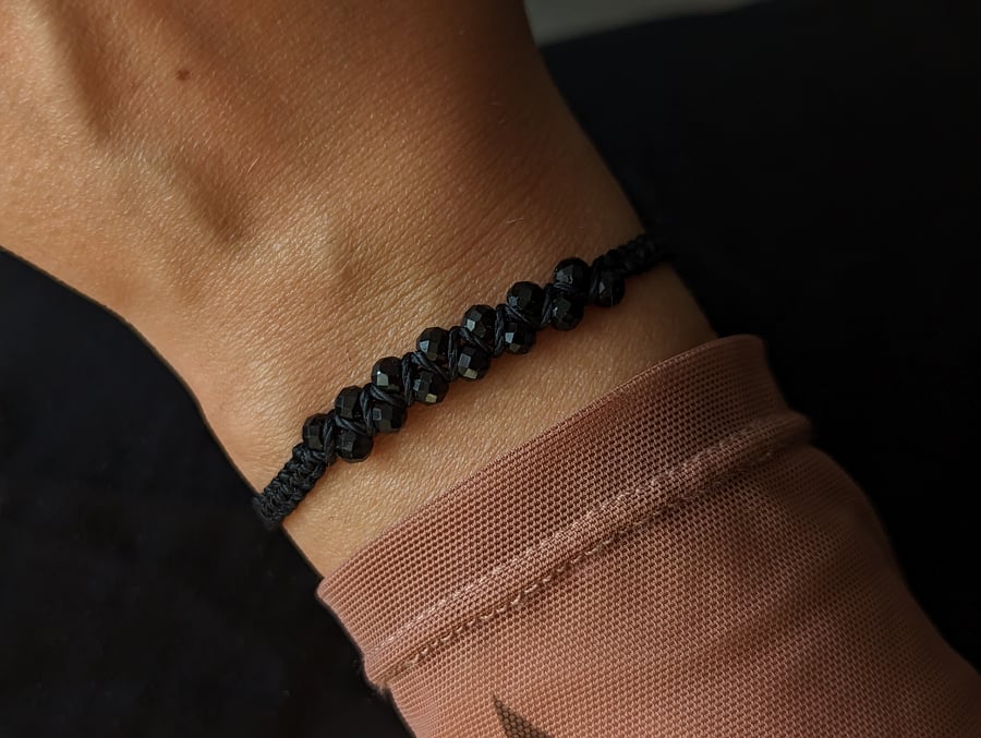 Tourmaline adjustable bracelet in black crystals natural stone 