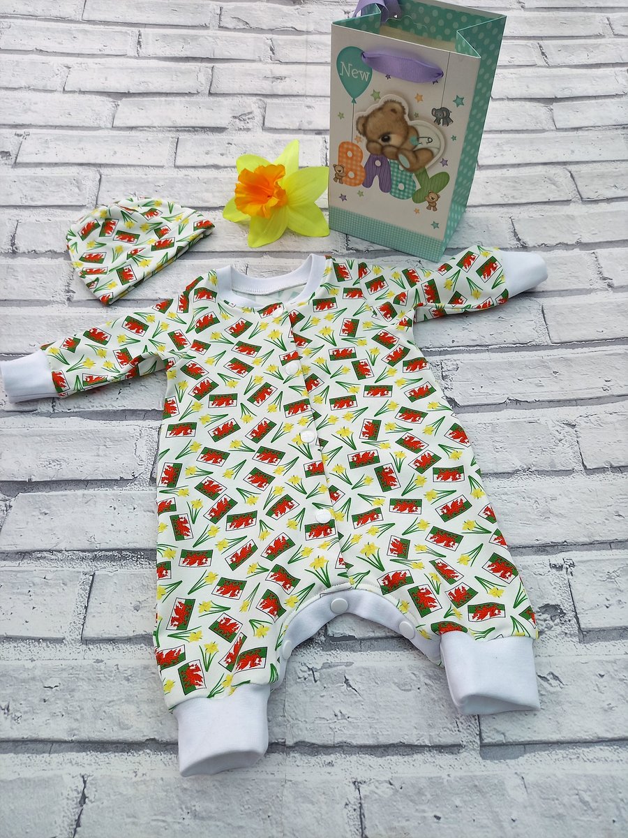 Welsh Baby Grow and Hat