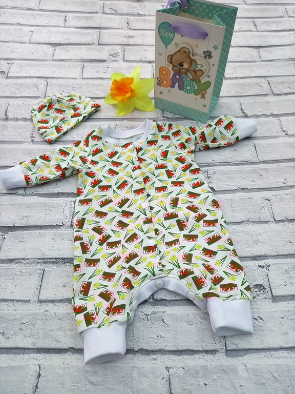 Welsh Baby Grow and Hat