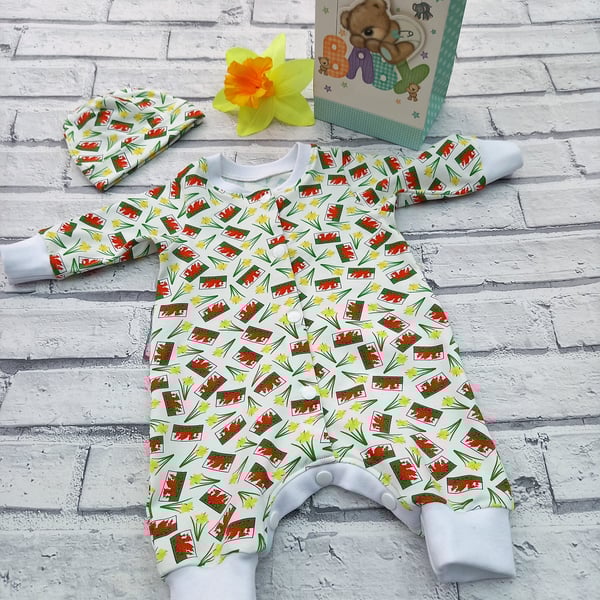 Welsh Baby Grow and Hat