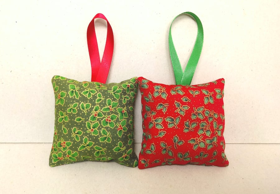 Lavender bags for Christmas in red and green with holly pattern, set of two.