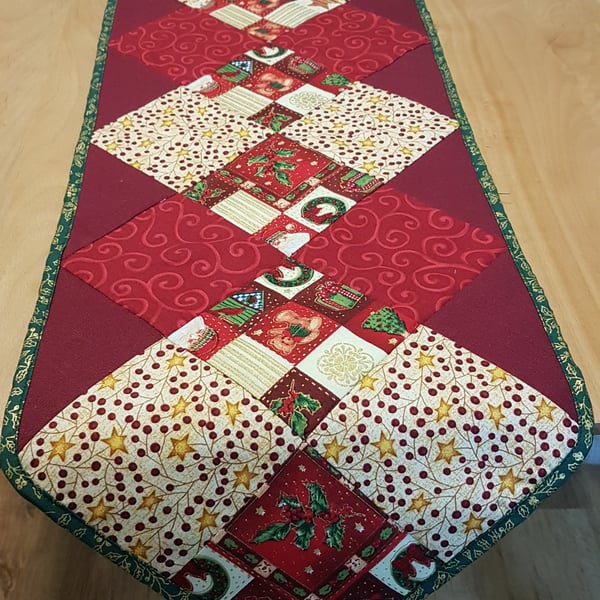 Christmas Table ,,Flag'' Table Runner with Tassels