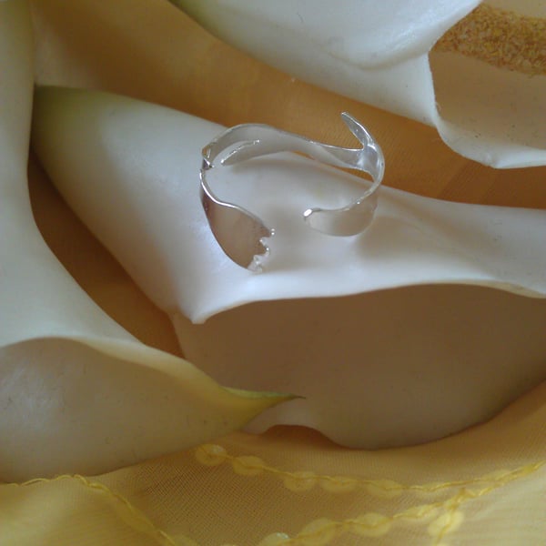 Tulip ring