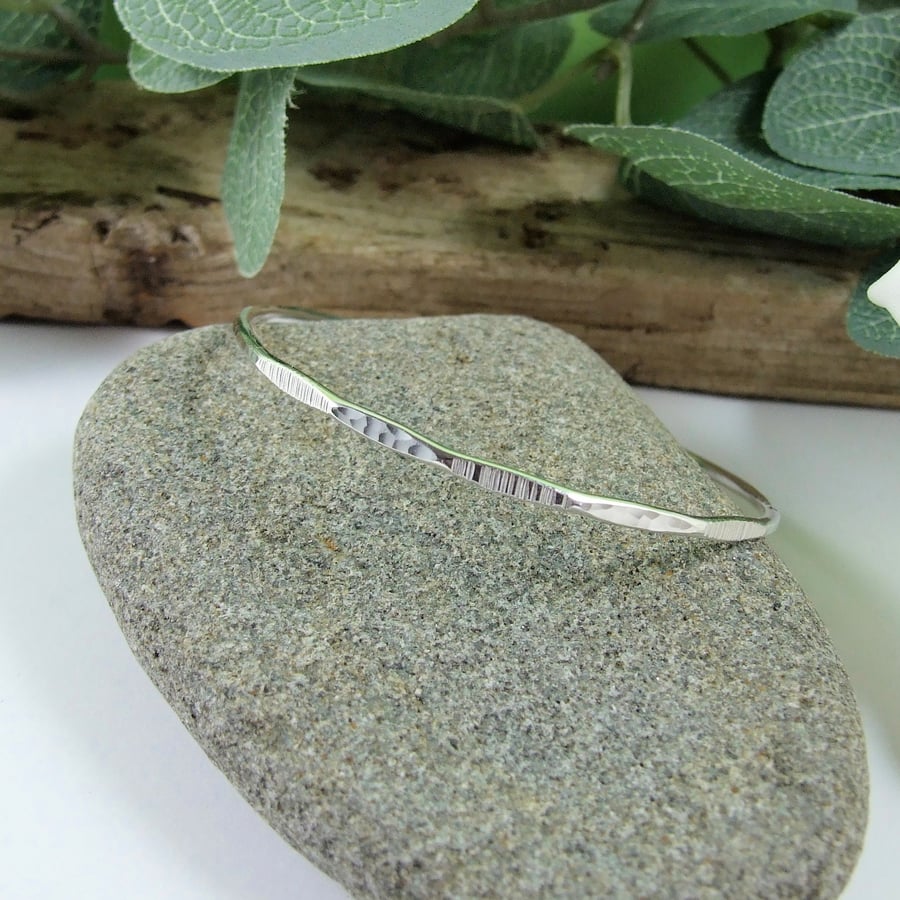 Sterling Silver Bangle with Faceted and Textured Pattern. Size Medium 20cms.