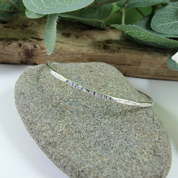Sterling Silver Bangle with Faceted and Textured Pattern. Size Medium 20cms.