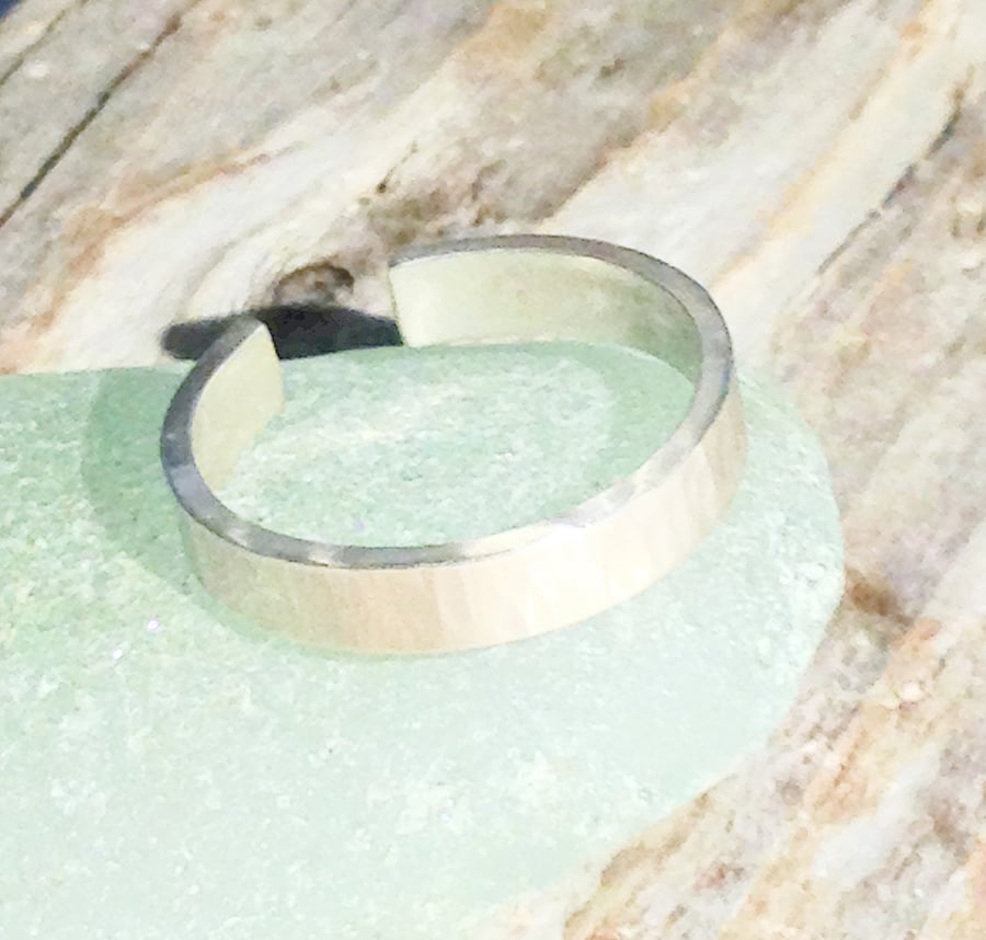 Handmade Sterling Silver Hammered Open Ring UK Size R (RGSSOPR1) - UK Free Post