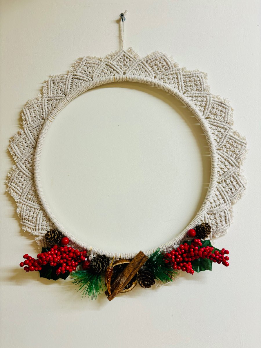 Macrame Christmas wreath 