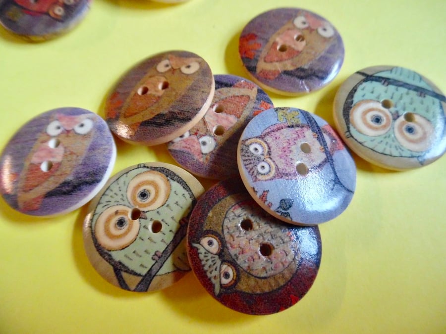 8x 30mm Assorted Owl Wood Buttons 2 holes