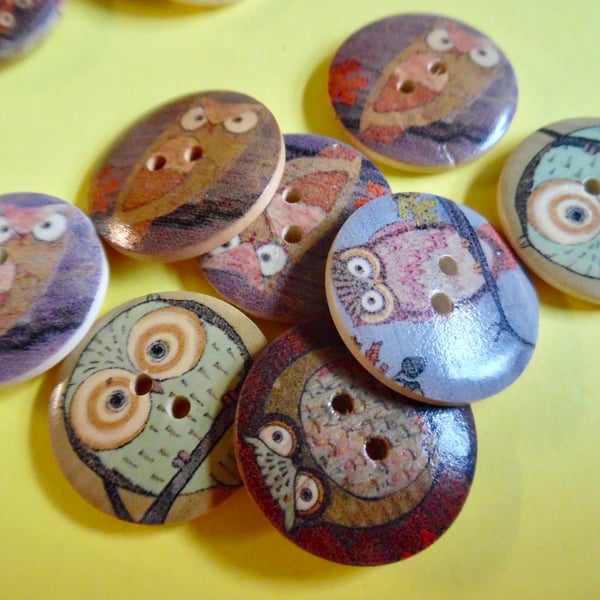 8x 30mm Assorted Owl Wood Buttons 2 holes