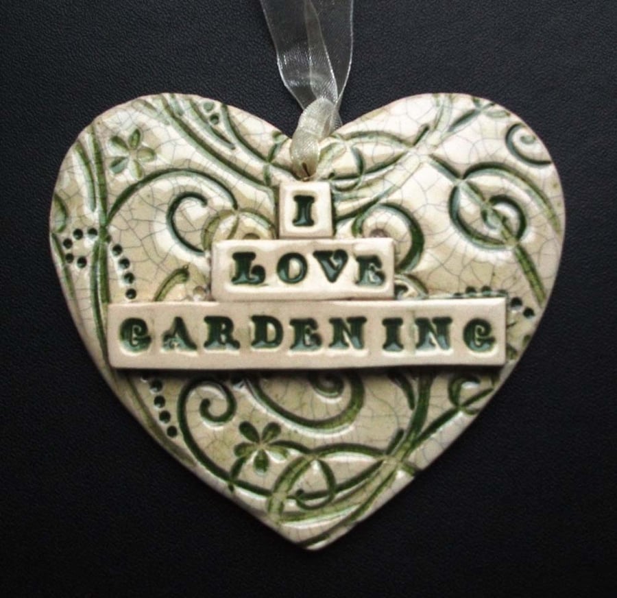 ceramic heart decoration I Love Gardening  folksygardeners
