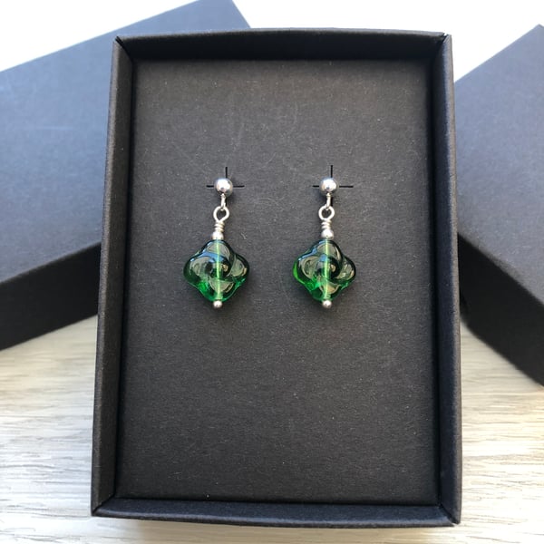 Green flower glass drop post earrings. Sterling silver 