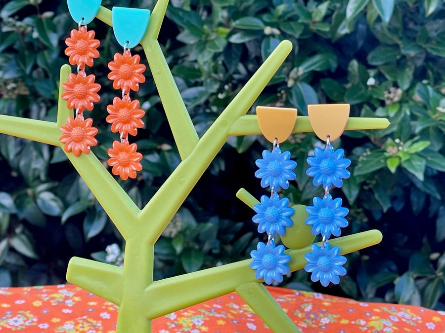 RESIN FLOWER EARRINGS retro colours orange blue mustard turquoise kawaii pushbac