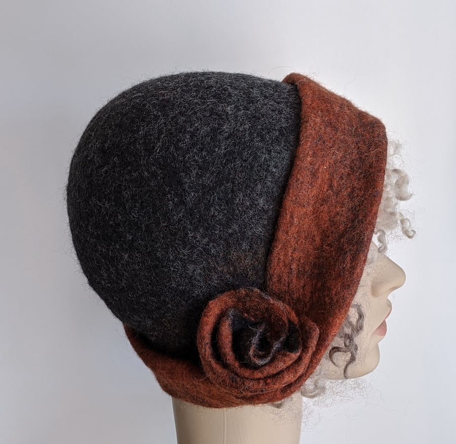 Dark tweedy grey felted wool cloche hat with rust brim 