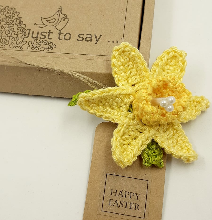 Crochet Daffodil Brooch - Alternative to a Greetings Card 
