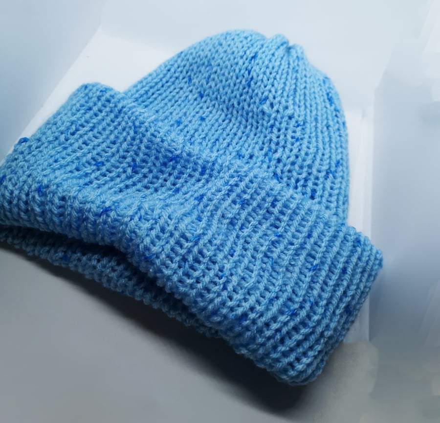 Handknitted blue fleck hat