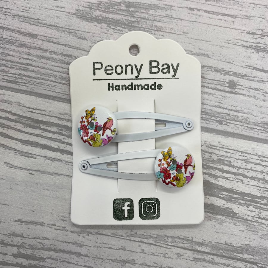SALE! Girl’s white hair clips with garden pattern