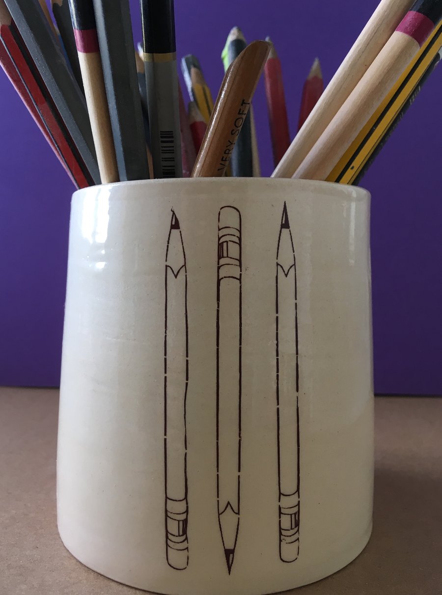 Pencil pot. Handmade pottery. Stationary lover. Office. Student.