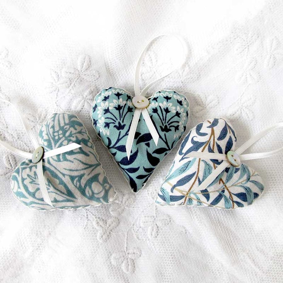 SET OF 3 LAVENDER BAGS - WILLIAM MORRIS HEART SHAPED 