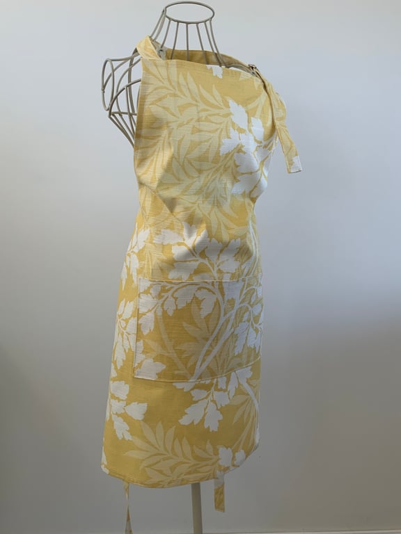 Full Apron, Lined Centre Pocket, adjustable neck strap, Apron, Craft Apron