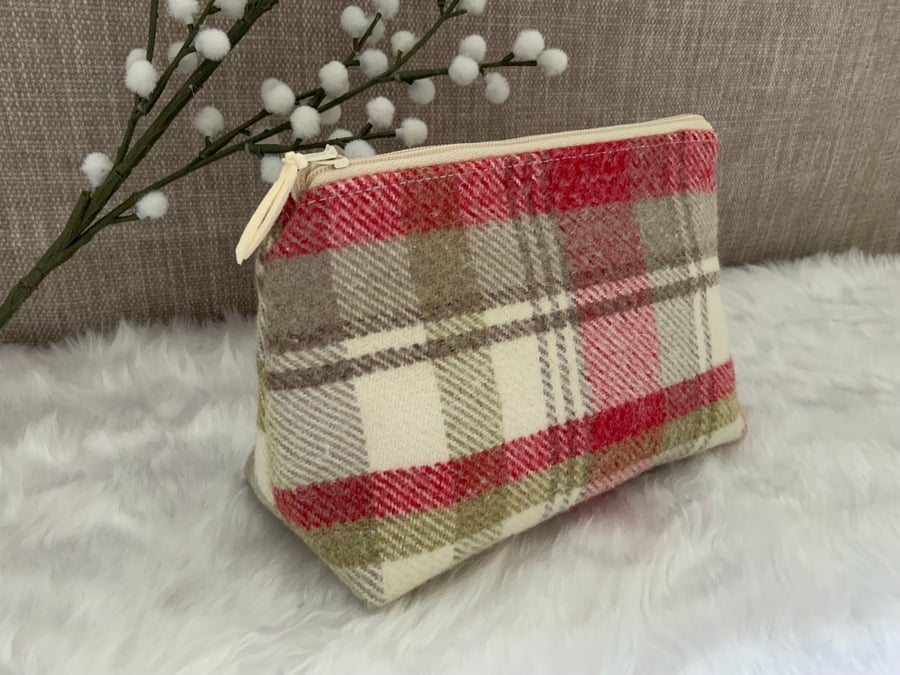 Cosmetic Bag, Zipped Pouch, Purse, Accessory Pouch, Make up Bag, Tartan