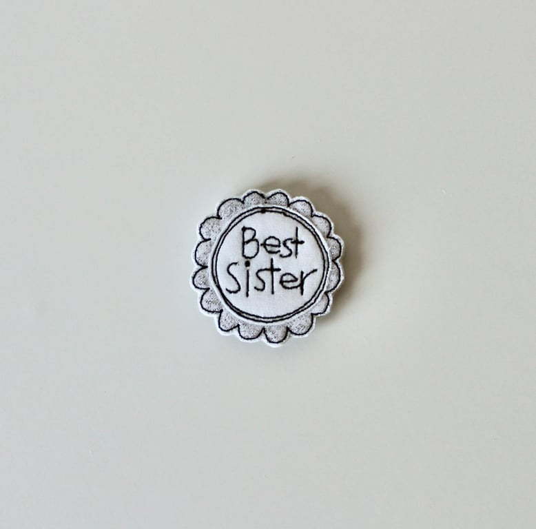 'Best Sister' - Handmade Magnet