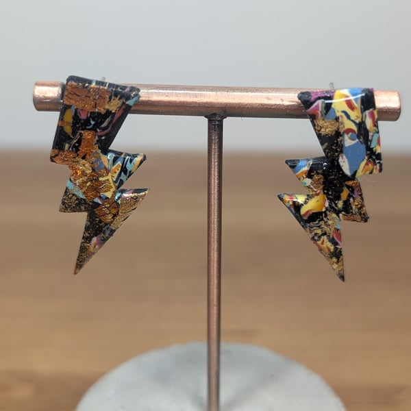 Summer bloom lightening bolts