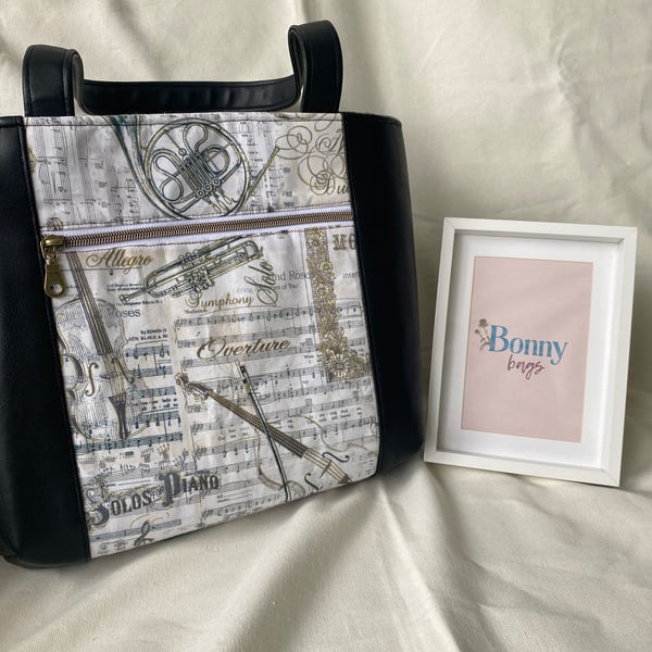 Music tote