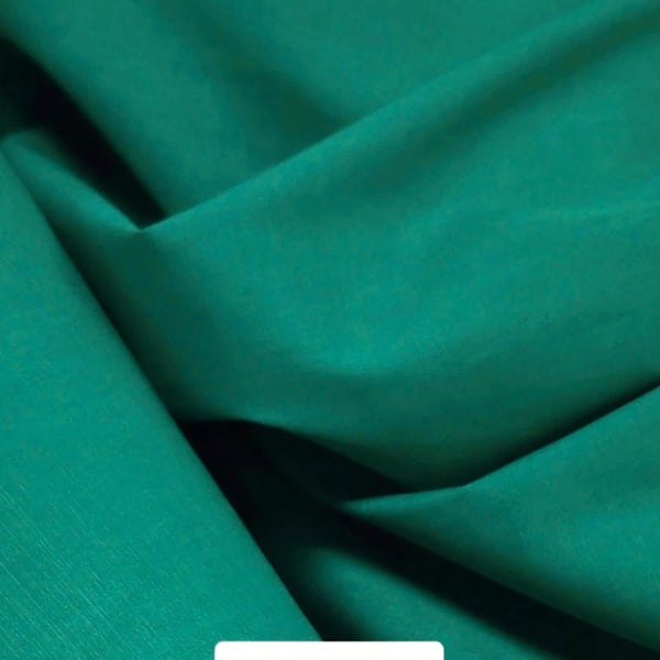1 Metre Emerald Green Polycotton Poplin Fabric for Crafts, Clothing & Qu