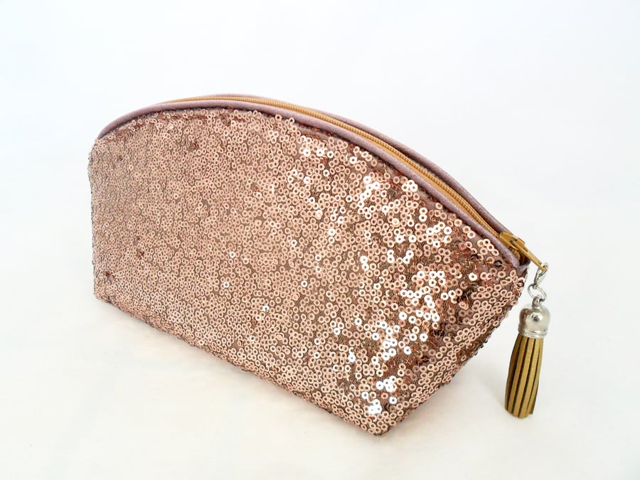 Make up bag in Rose Gold